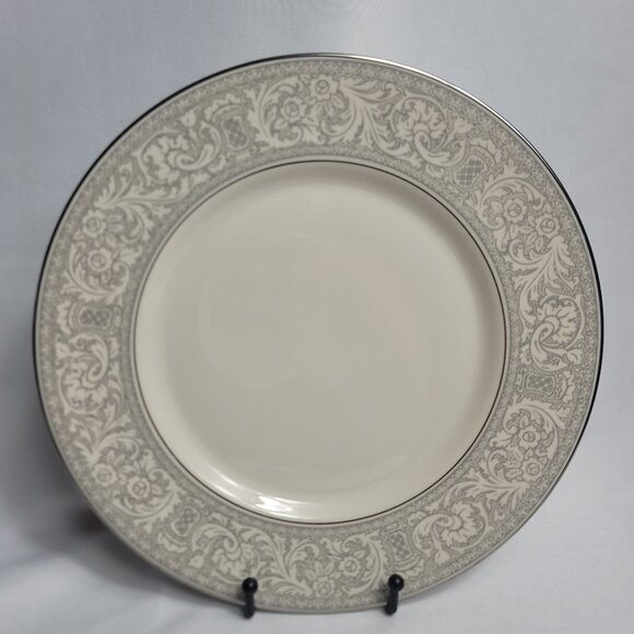 Franciscan Platinum Renaissance Dinner Plate White Floral Leaves on Gray Platinu